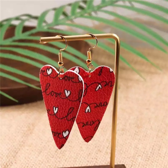 4/ $15 ❤️NWT Valentine’s Day Faux Leather Earring sets - Picture 3 of 4